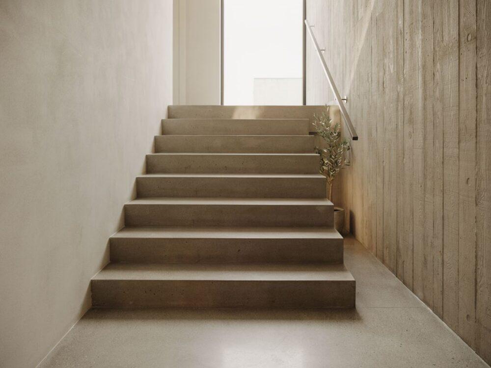 balustrada na schodach betonowych